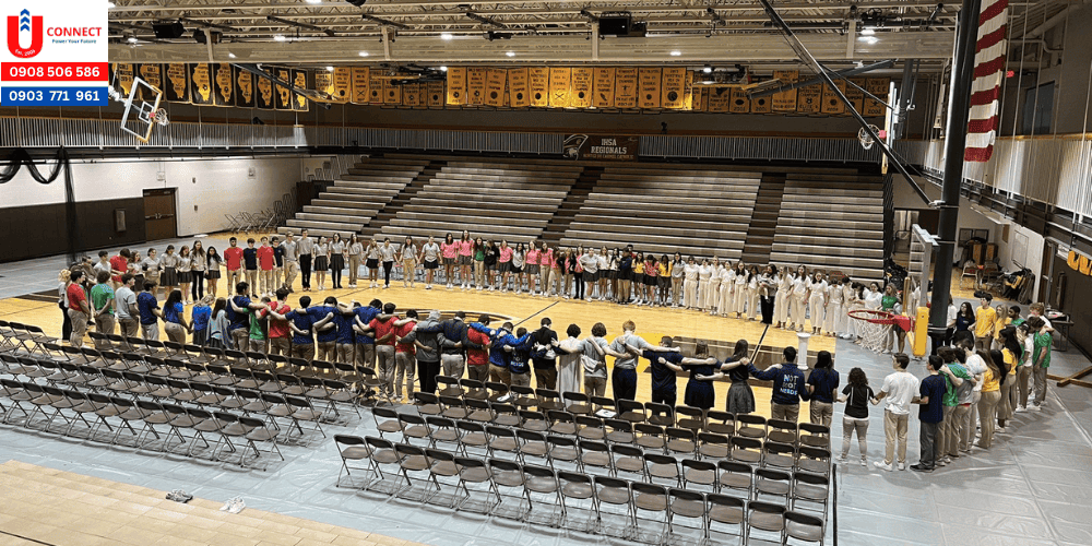 Giới thiệu trường trung học Carmel Catholic, bang Illinois, Mỹ và cơ sở vật chất của trường Carmel